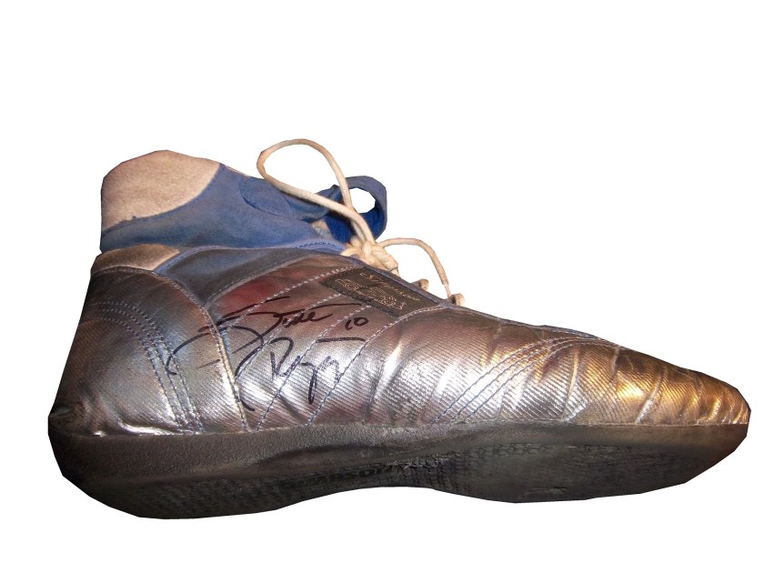 10-riggsshoes-rshoe1